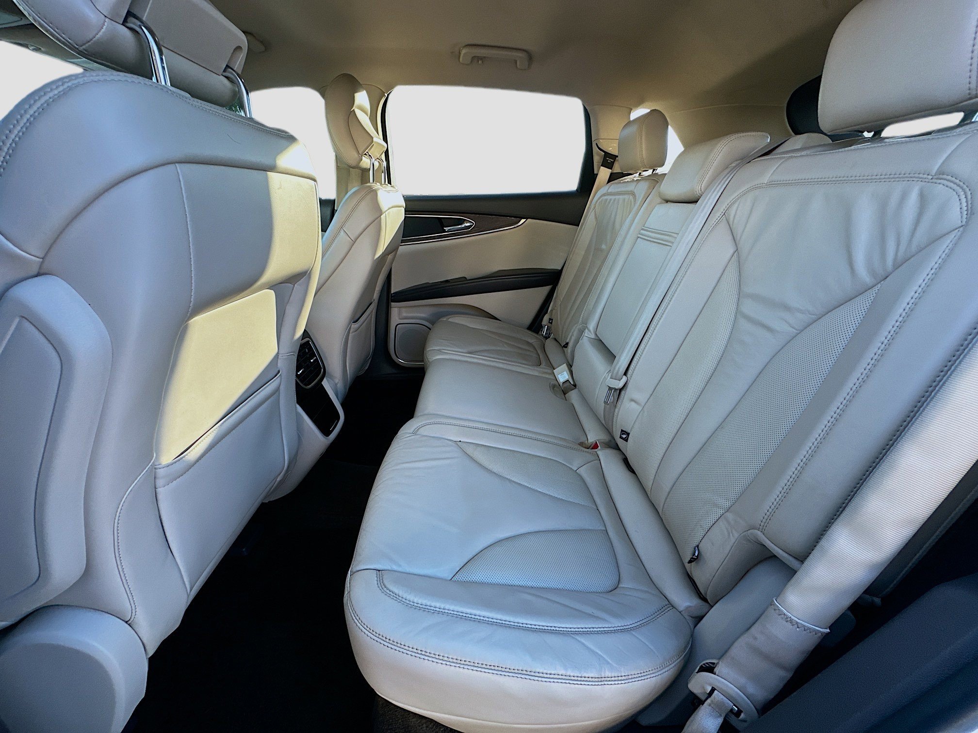 Used 2016 Lincoln MKX Select w/ Select Plus Package image 21