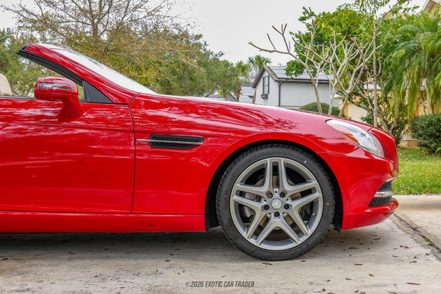 Used 2015 Mercedes-Benz SLK 250 image 11