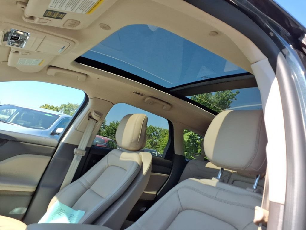 Used 2020 Lincoln Corsair Reserve w/ Equipment Group 202A AWD/4WD image 19