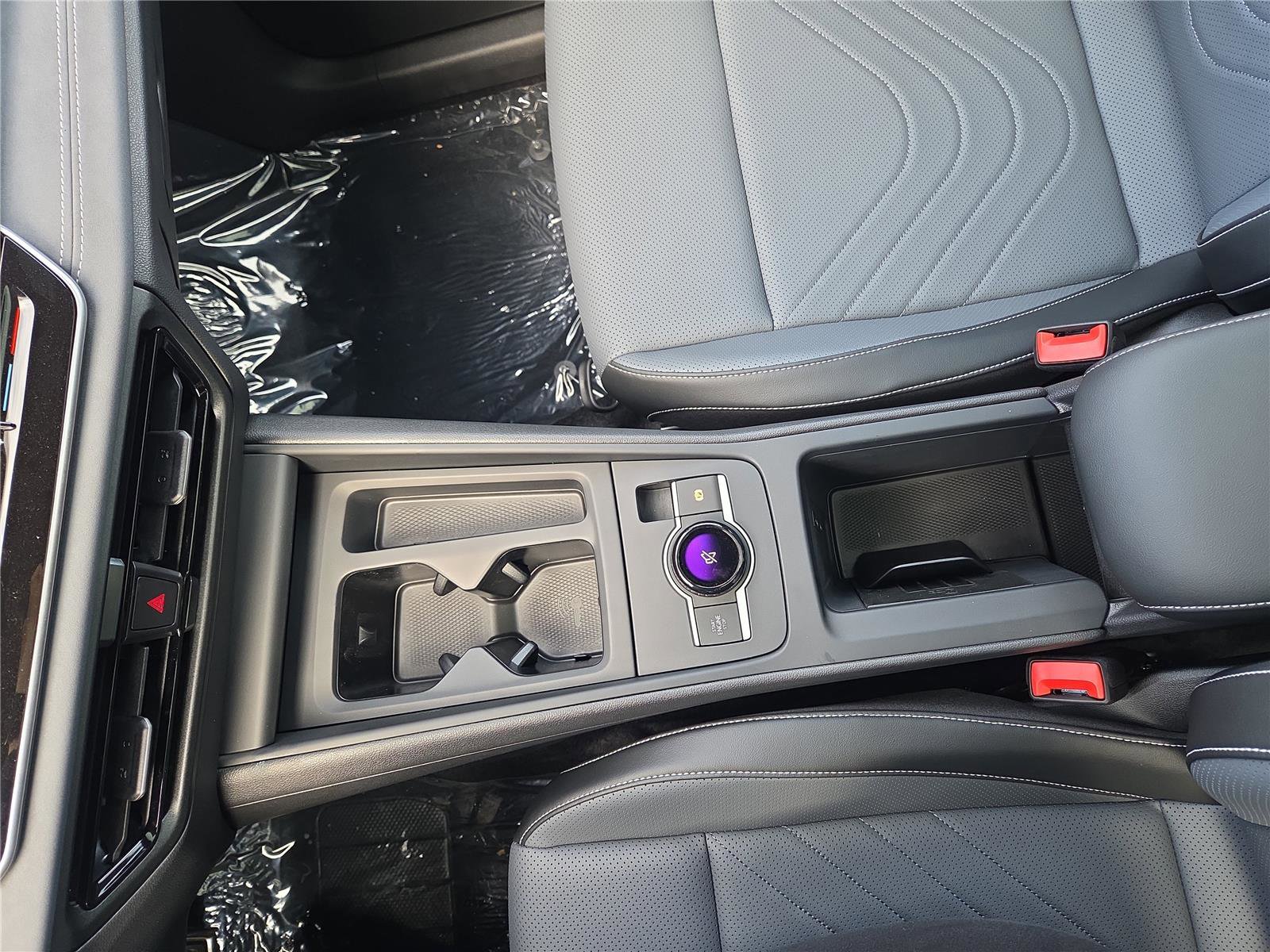 New 2025 Volkswagen Tiguan SE R-Line image 18