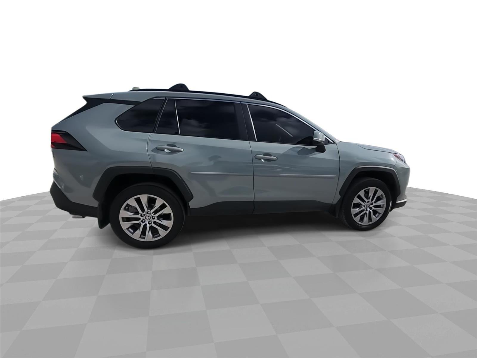 Used 2023 Toyota RAV4 XLE Premium FWD image 9