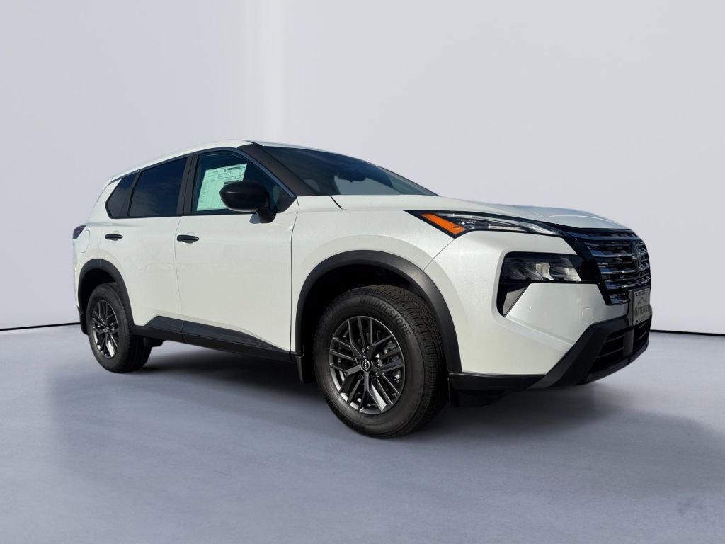 Used 2025 Nissan Rogue S image 7