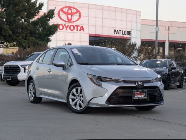 Used 2025 Toyota Corolla LE FWD image 2