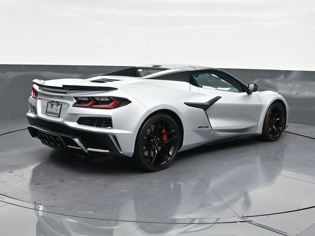 Used 2026 Chevrolet Corvette Z06 w/ Stealth Interior Trim Package image 5