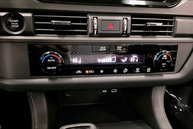 New 2025 Nissan Pathfinder S image 26