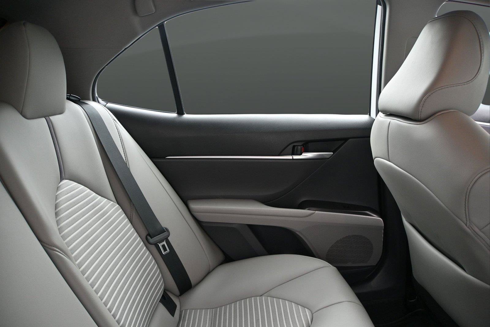 Used 2023 Toyota Camry SE FWD image 23