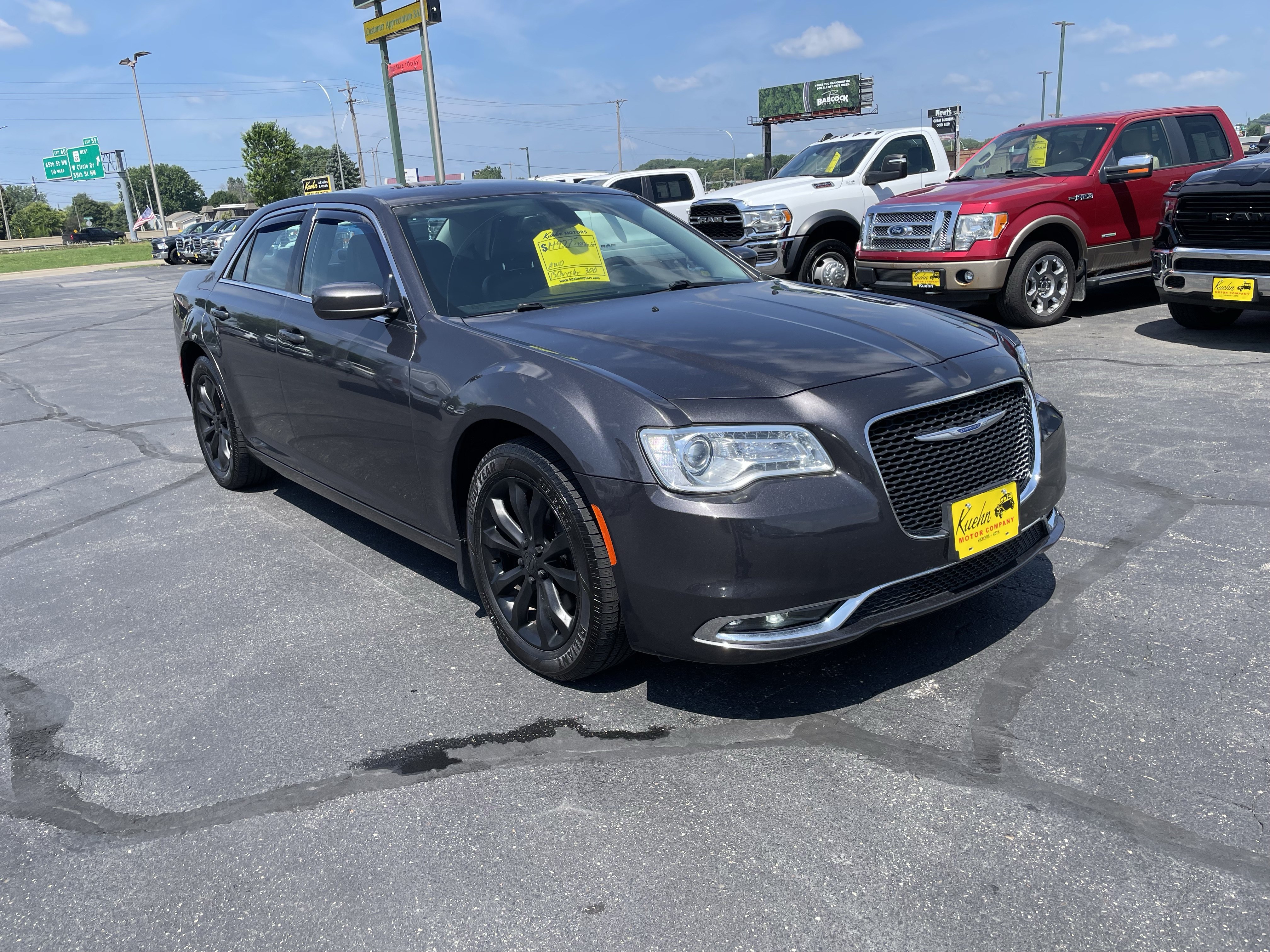 Used 2015 Chrysler 300 Limited AWD/4WD image 2