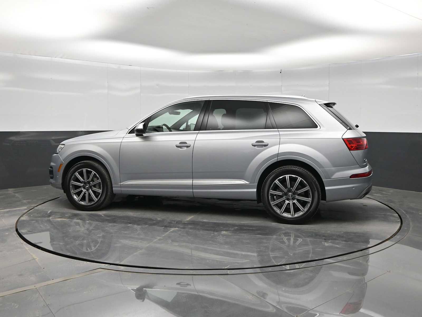 Used 2019 Audi Q7 3.0T Premium Plus w/ Premium Plus Package AWD/4WD image 5