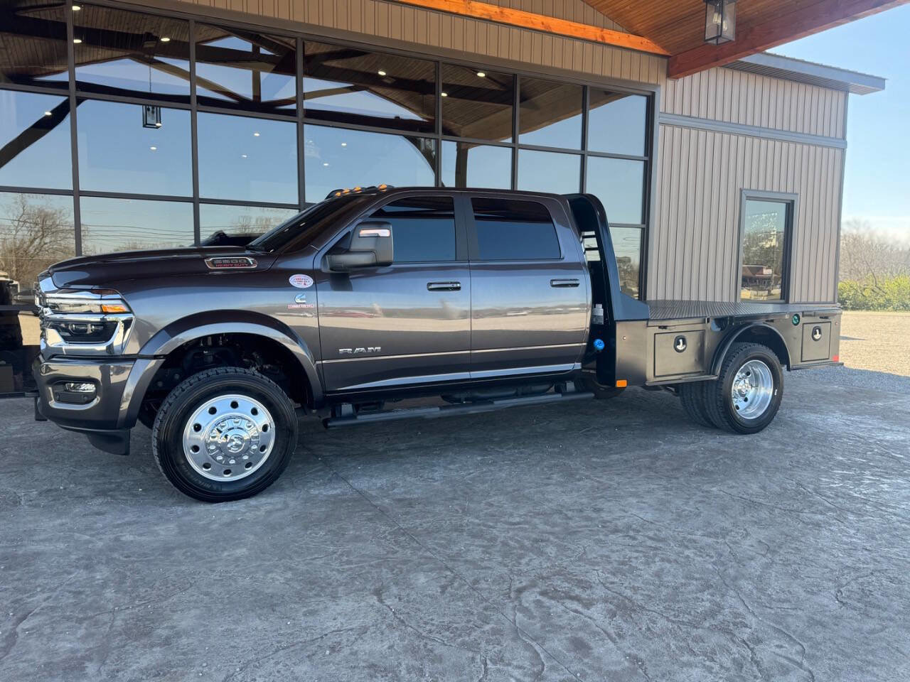 Used 2026 RAM 5500 4X4 4dr Crew Cab 173.4 in. WB w/ Laramie Trim Package image 2