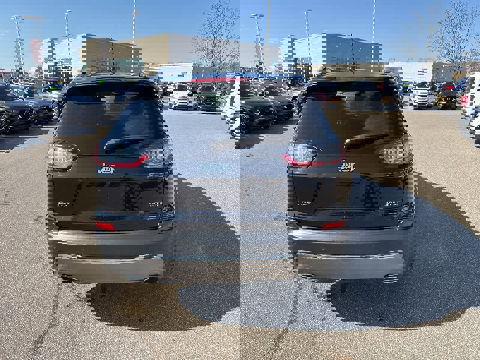 Used 2019 Jeep Cherokee Limited w/ Luxury Group image 6