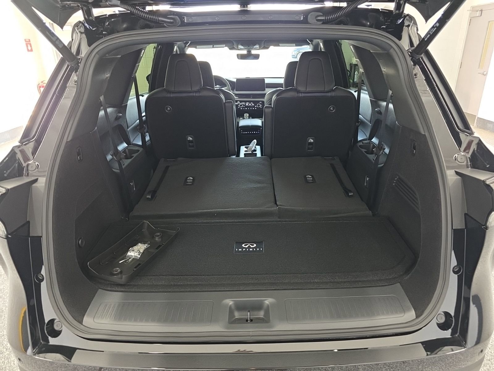 New 2026 INFINITI QX60 Sport w/ Dark Cargo Package AWD/4WD image 15