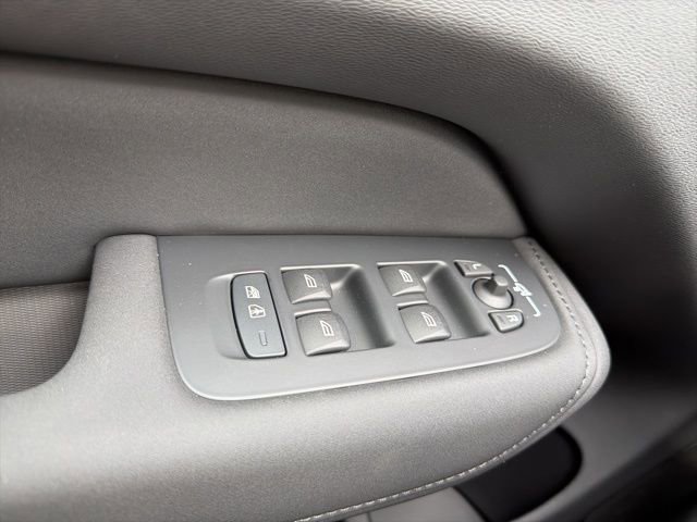 New 2026 Volvo XC60 B5 Ultra w/ Climate Package image 26