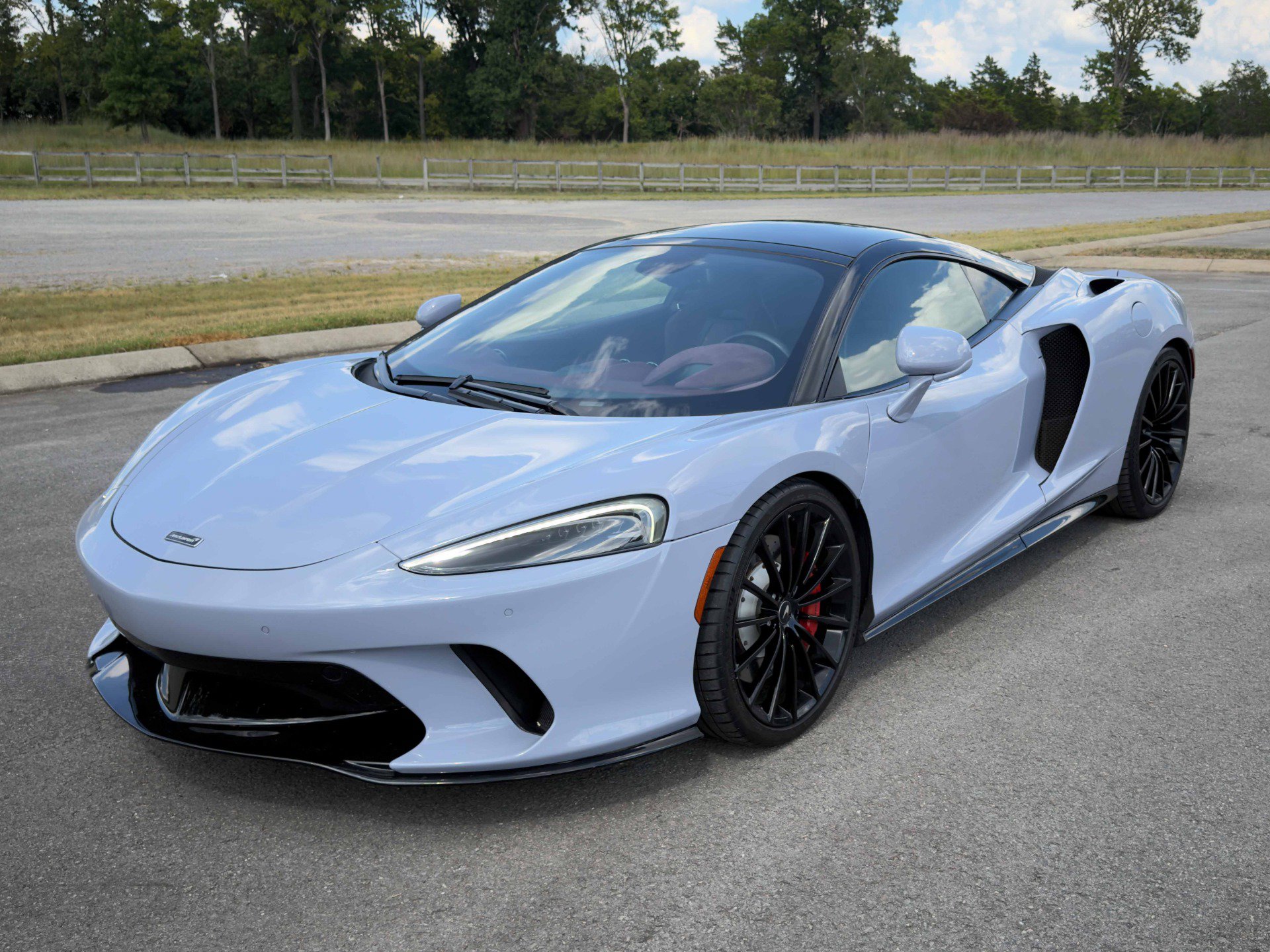 Used 2020 McLaren GT RWD image 15