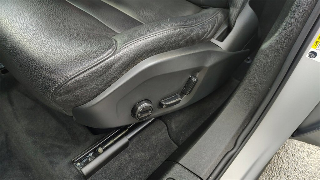 Certified 2023 Volvo XC60 B5 Plus w/ Climate Package image 9