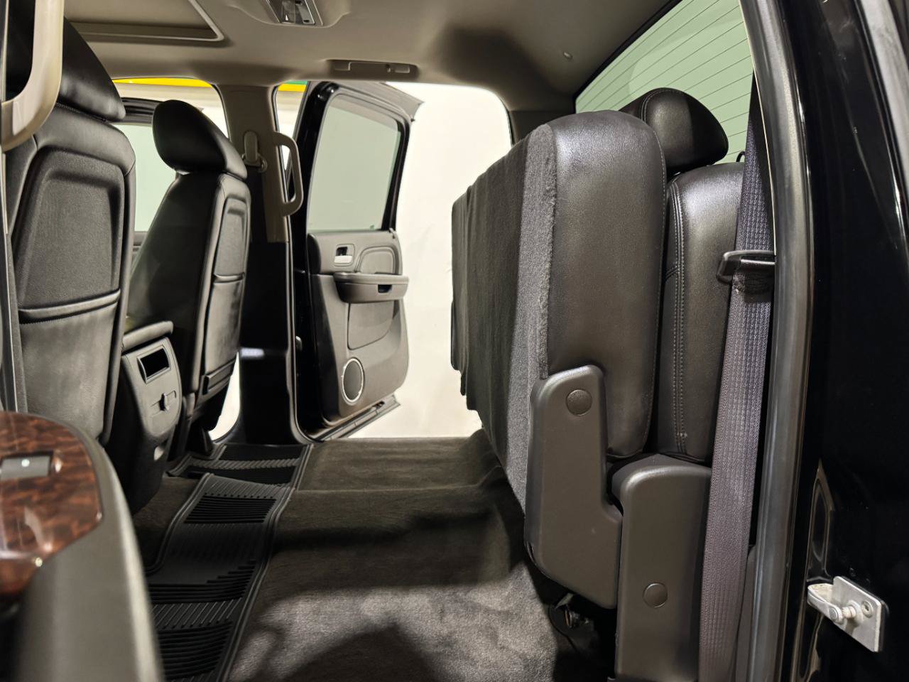 Used 2011 GMC Sierra 3500 Denali AWD/4WD image 17