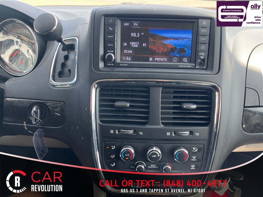 Used 2019 Dodge Grand Caravan SE FWD image 17