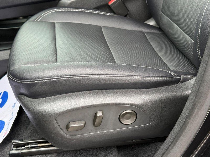 Used 2025 Chevrolet Traverse LT image 23