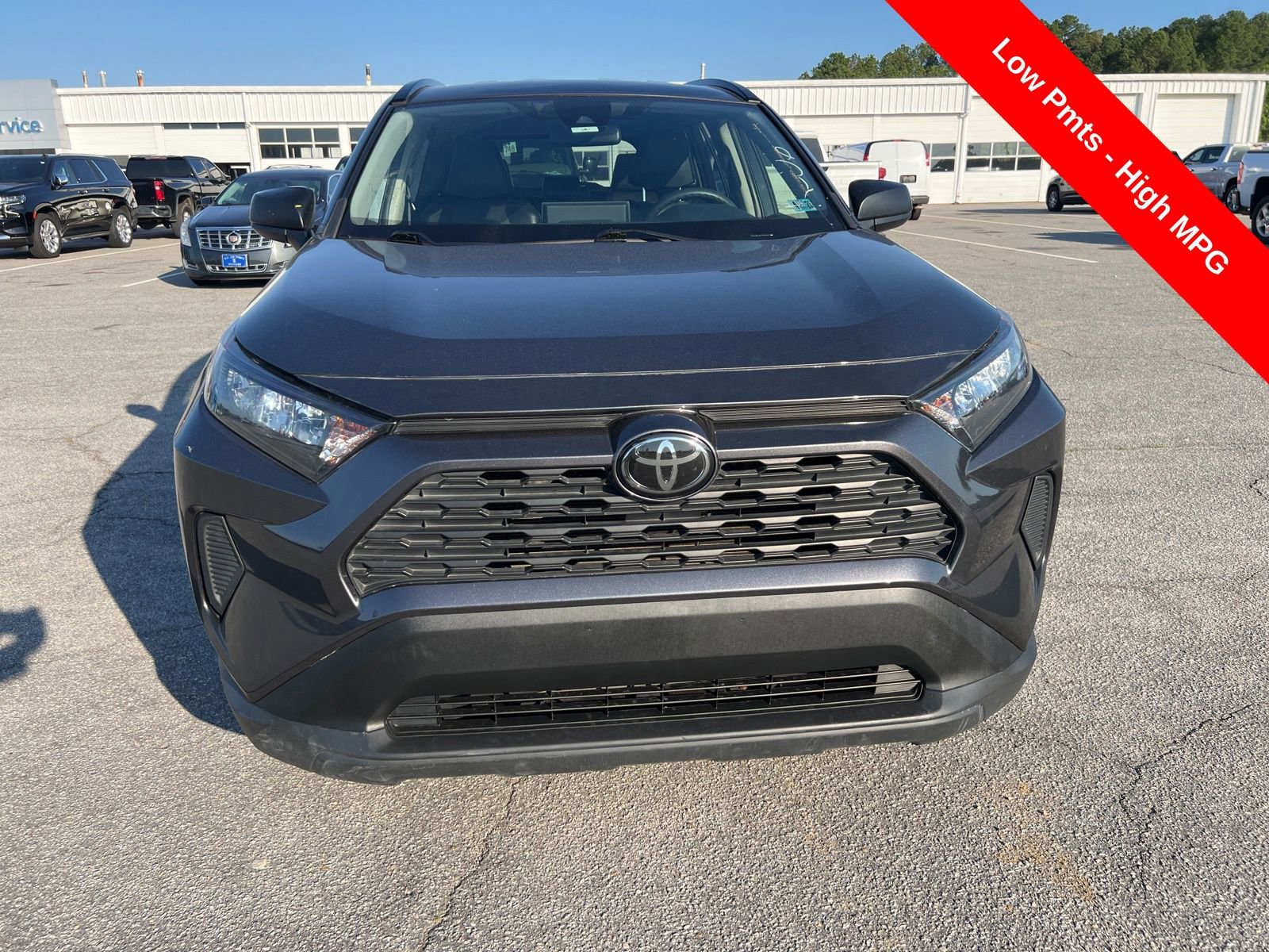 Used 2020 Toyota RAV4 LE FWD image 8