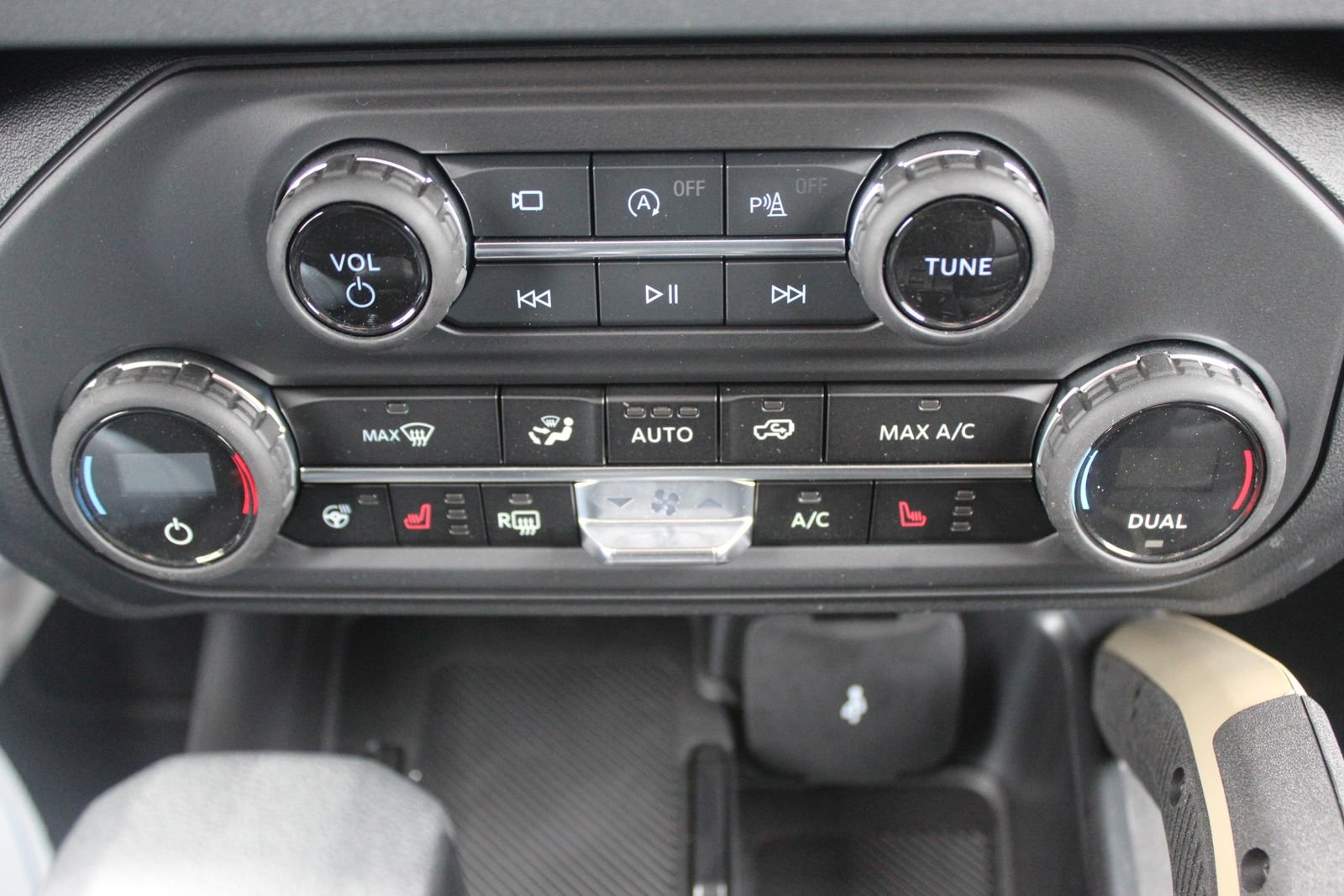 New 2026 Ford Bronco Badlands AWD/4WD image 37