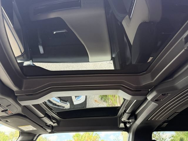 New 2026 GMC Hummer EV SUV AWD/4WD image 18