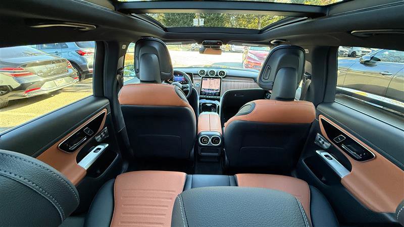 Used 2024 Mercedes-Benz GLC 300 4MATIC image 30