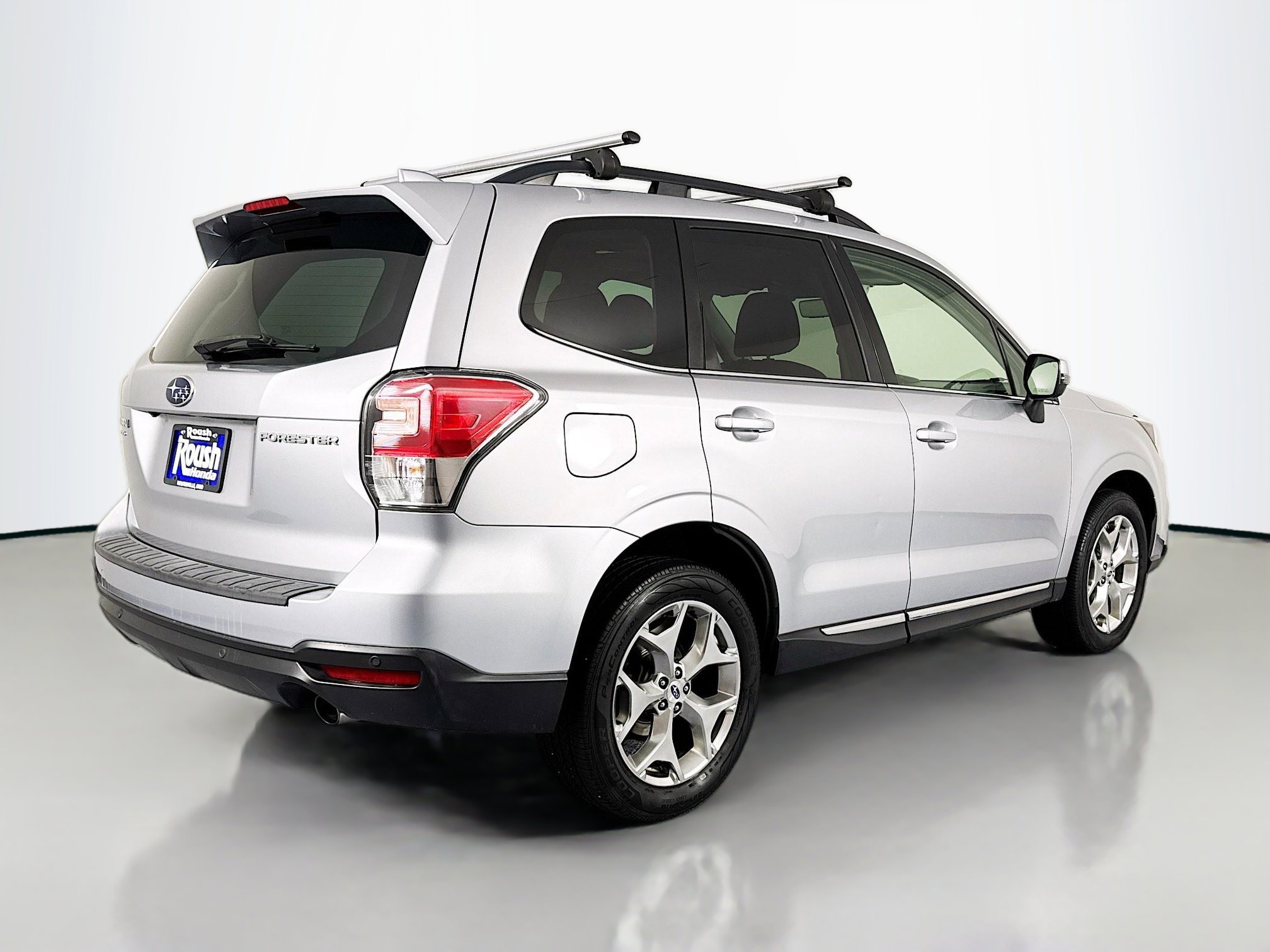 Used 2018 Subaru Forester 2.5i Touring AWD/4WD image 5