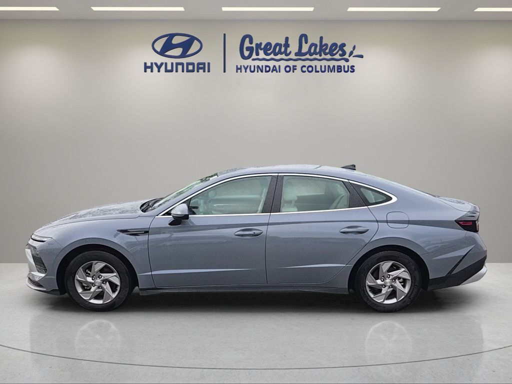 Used 2026 Hyundai Sonata SE FWD image 2