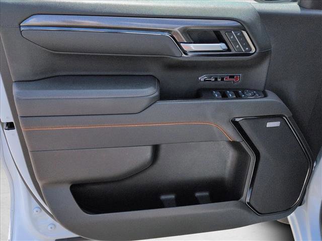 Used 2025 GMC Sierra 1500 AT4 w/ Technology Package AWD/4WD image 3