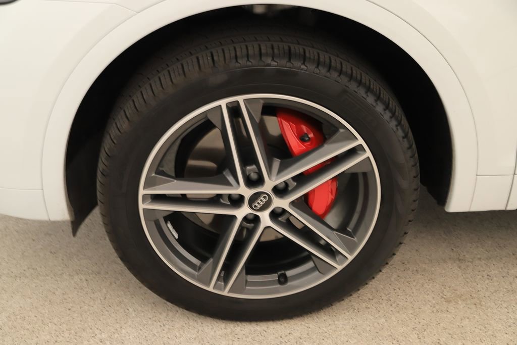 Certified 2025 Audi Q5 e Premium Plus w/ Premium Plus Package image 33