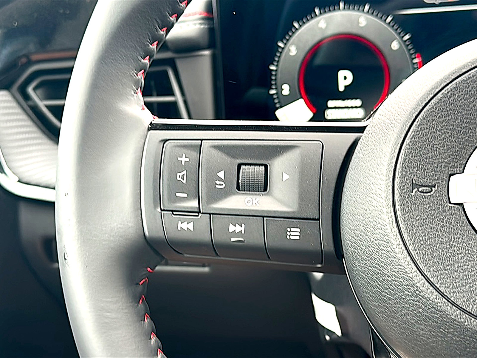 New 2026 Nissan Kicks SR w/ Cold Weather Package FWD image 19