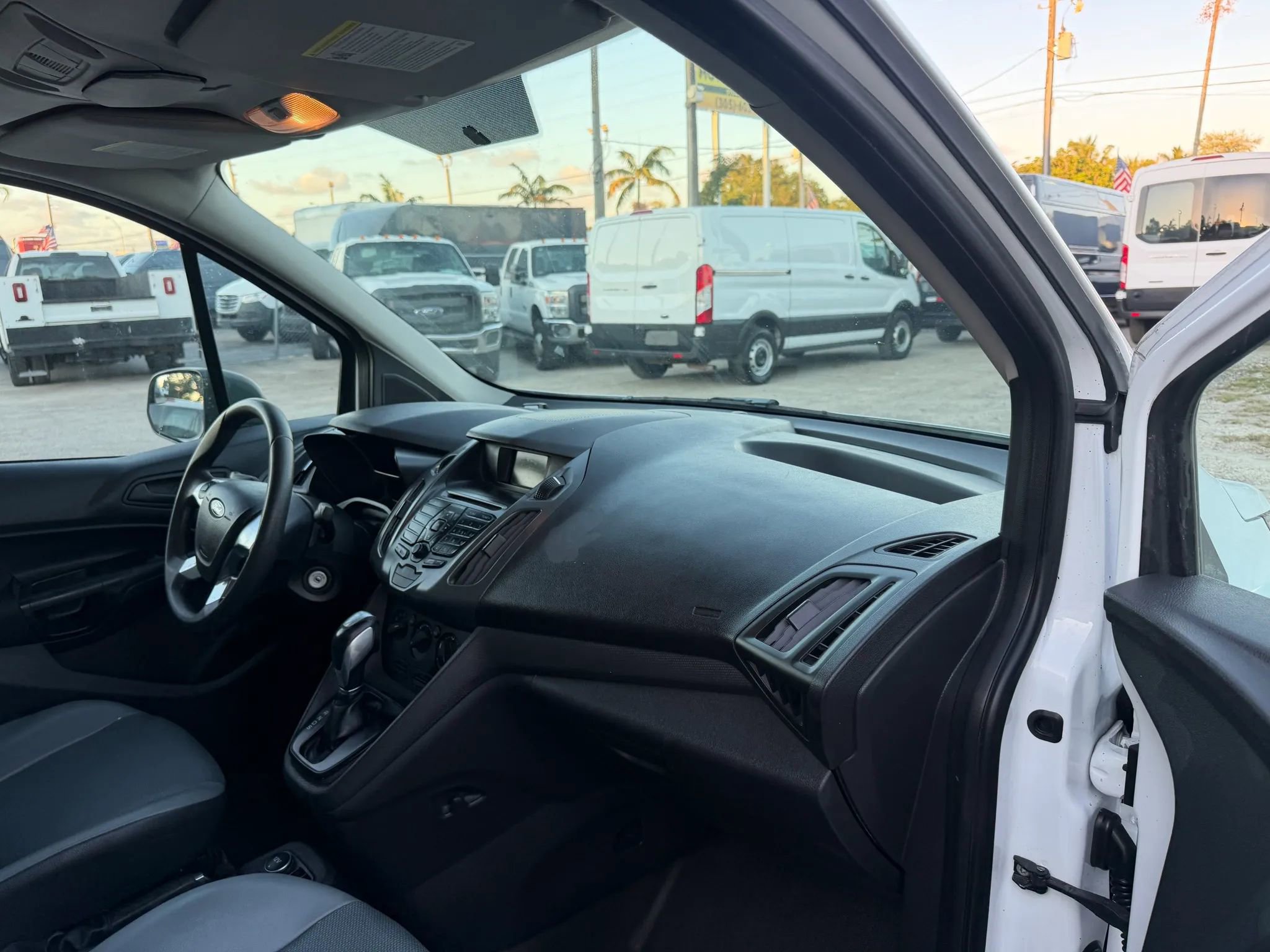 Used 2016 Ford Transit Connect XL image 17