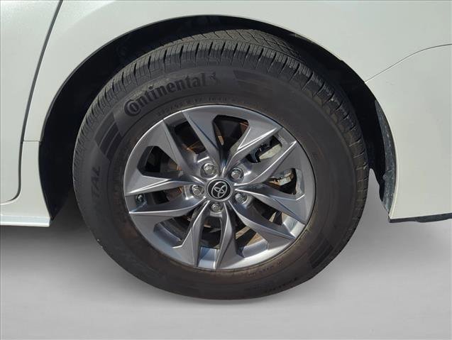 Used 2023 Toyota Sienna XLE w/ XLE Plus Package FWD image 6