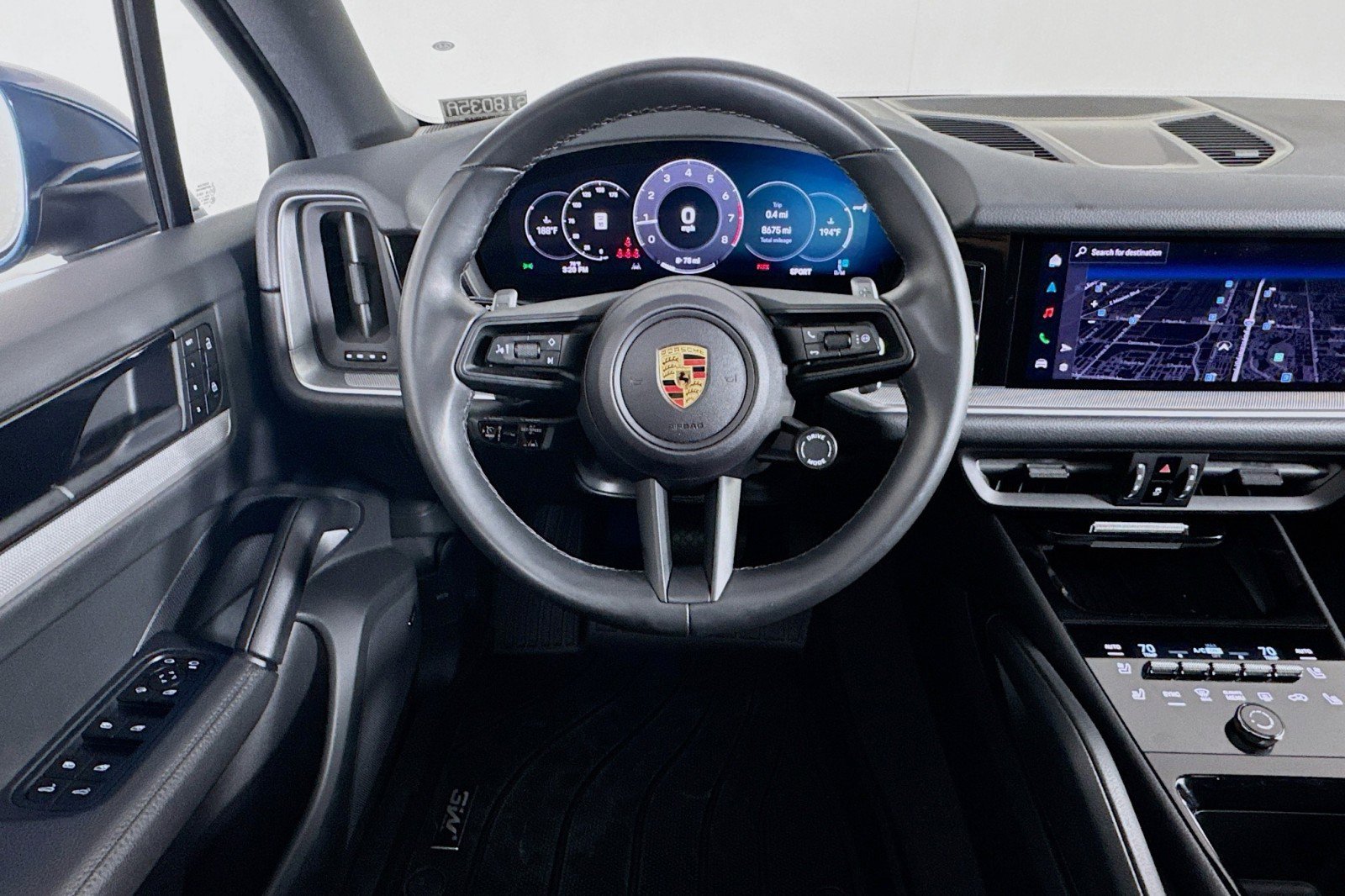 Used 2024 Porsche Cayenne AWD/4WD image 4