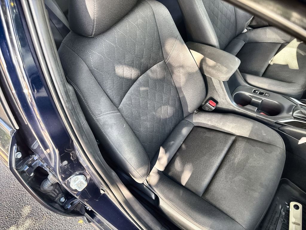 Used 2024 Toyota Corolla LE image 32