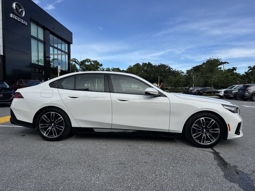 Used 2026 BMW 530i xDrive AWD/4WD image 23