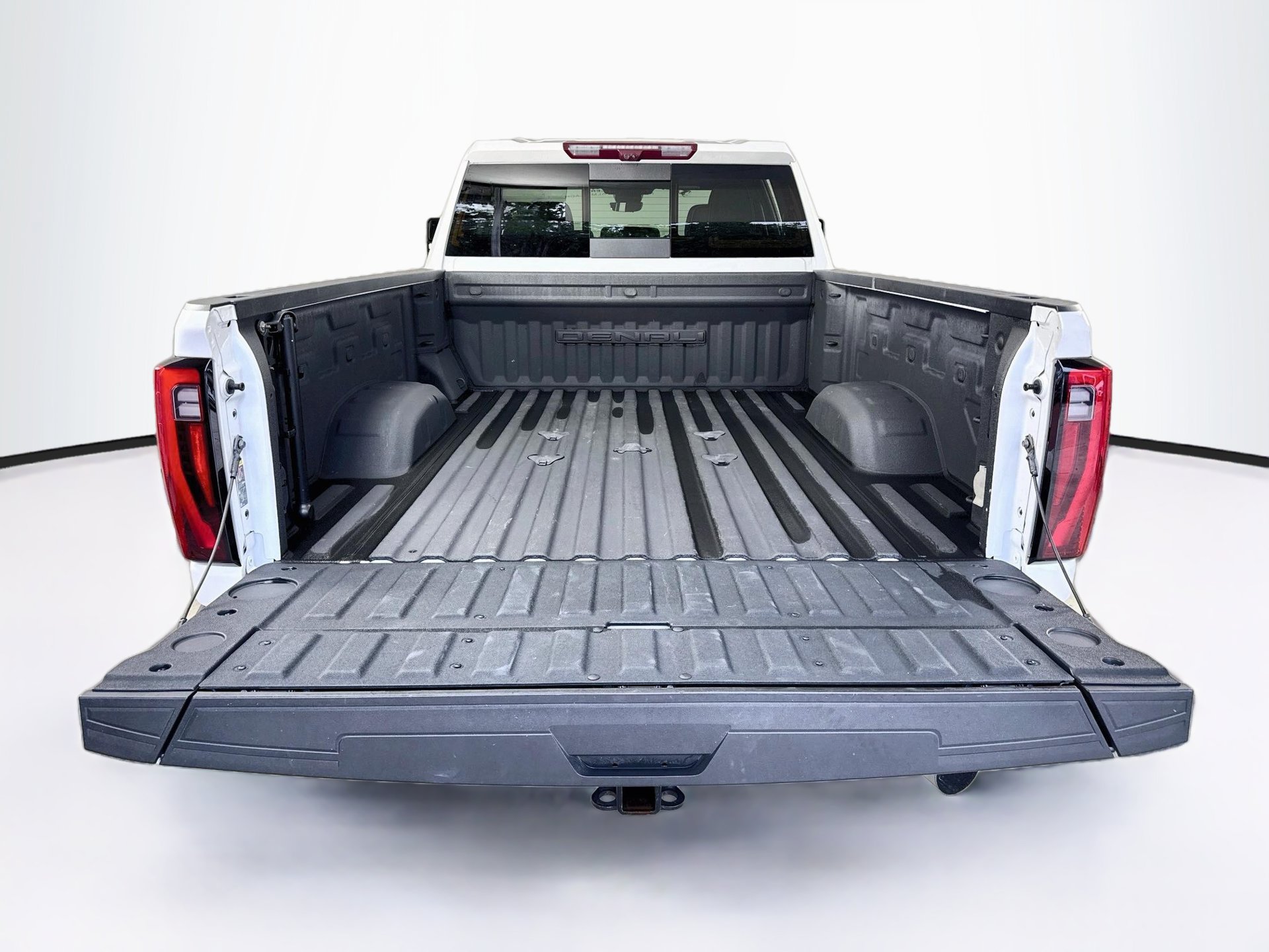 Used 2024 GMC Sierra 2500 Denali w/ Denali Reserve Package AWD/4WD image 27