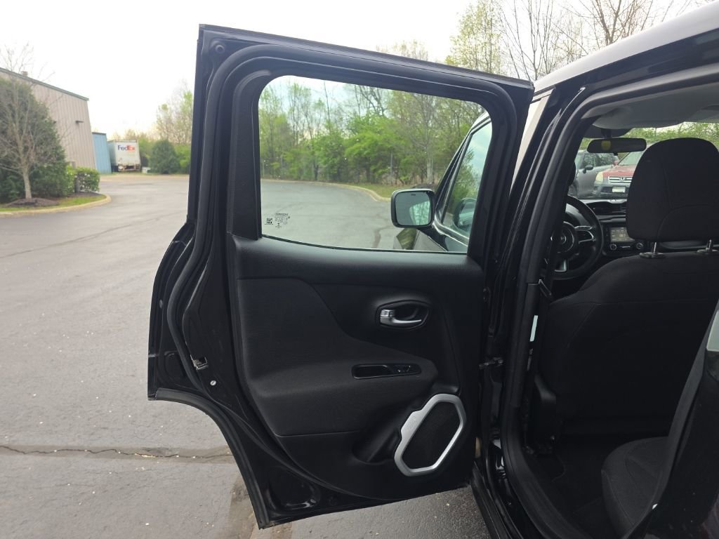 Used 2018 Jeep Renegade Sport w/ Power & Air Group image 31