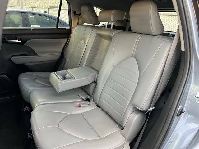 Certified 2024 Toyota Highlander XLE image 14