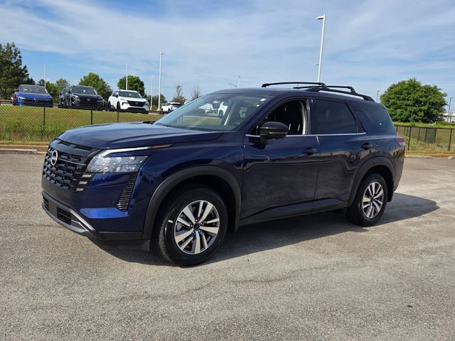 New 2026 Nissan Pathfinder SL image 3