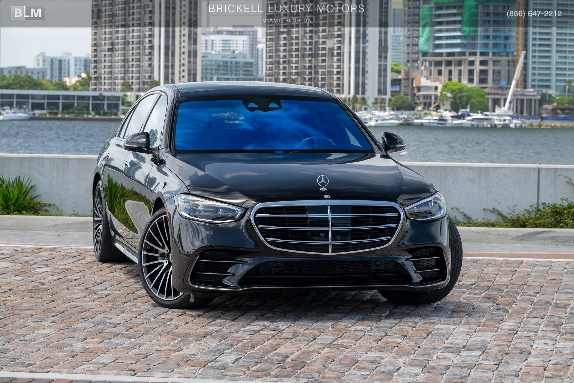 Used 2024 Mercedes-Benz S 580 4MATIC Sedan w/ AMG Line image 2