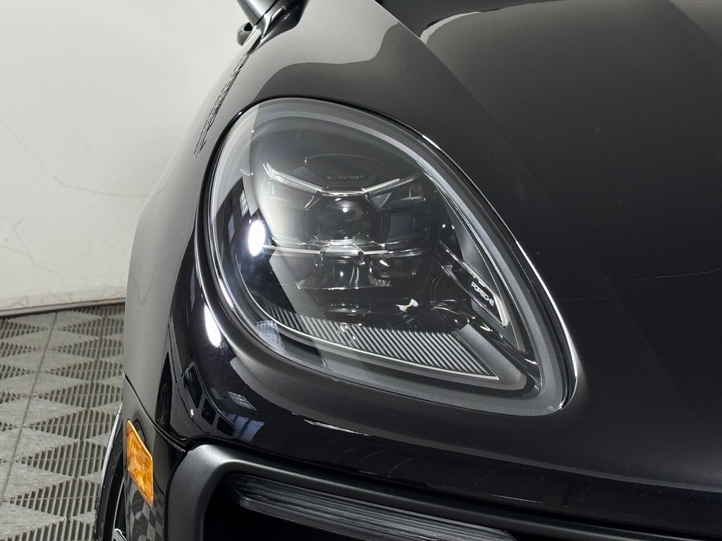 New 2026 Porsche Macan Turbo image 11