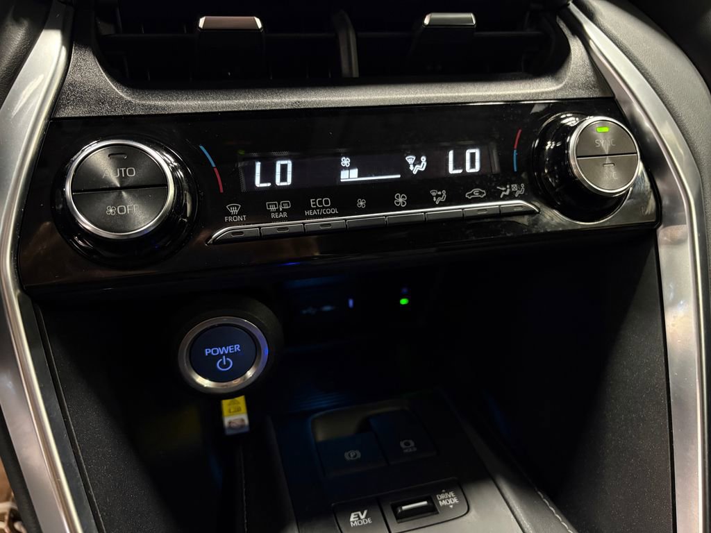 Used 2022 Toyota Venza LE image 23