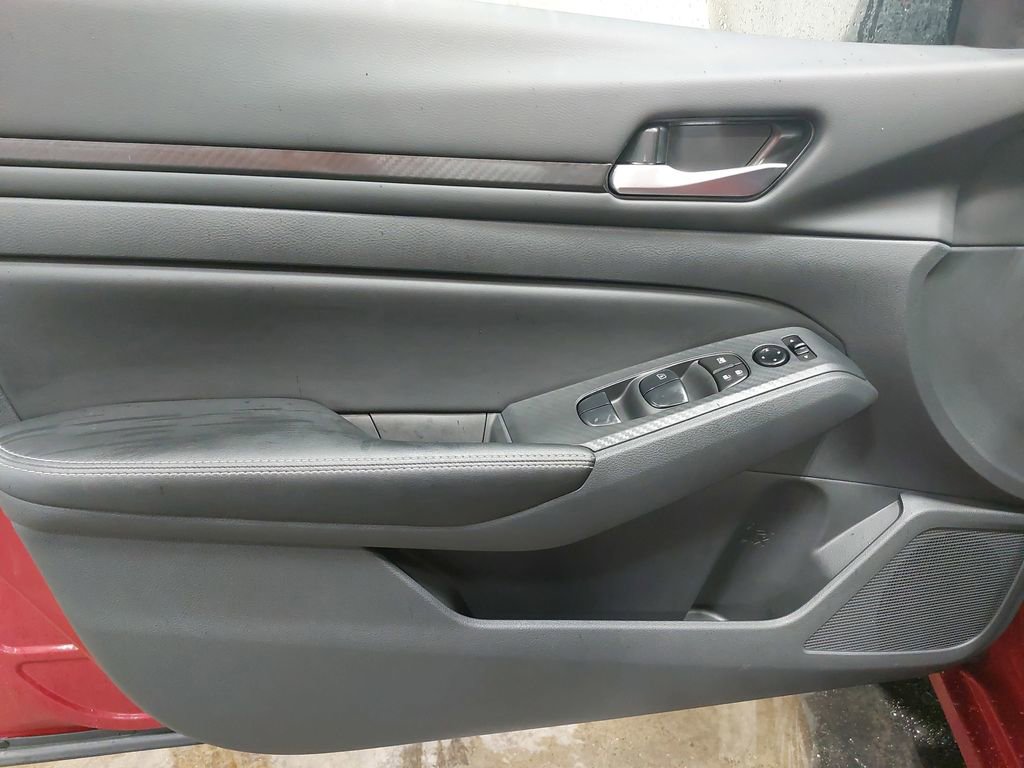 Used 2024 Nissan Altima 2.5 SV image 26