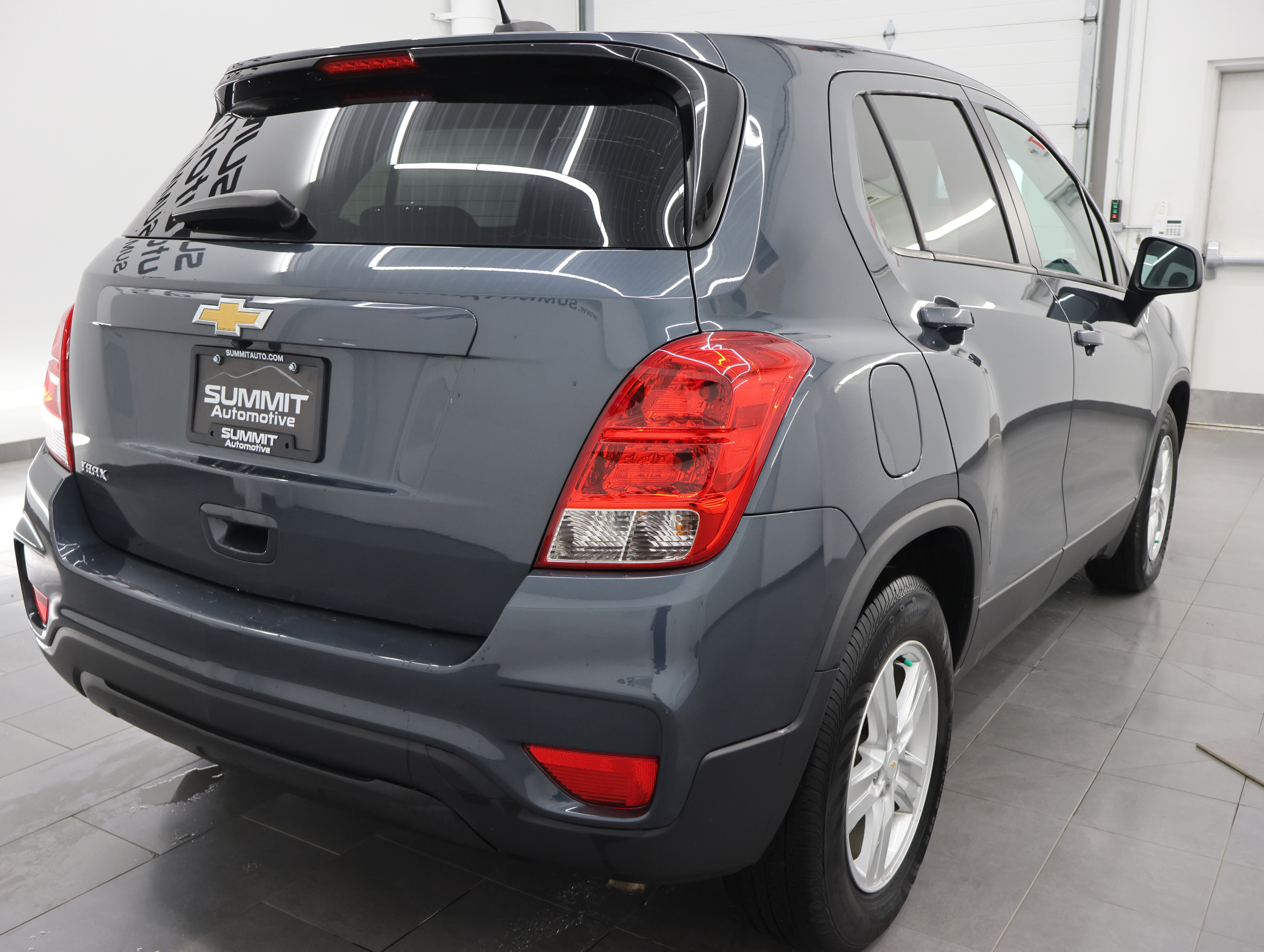 Used 2021 Chevrolet Trax LS w/ Tint and Cruise Package FWD image 5