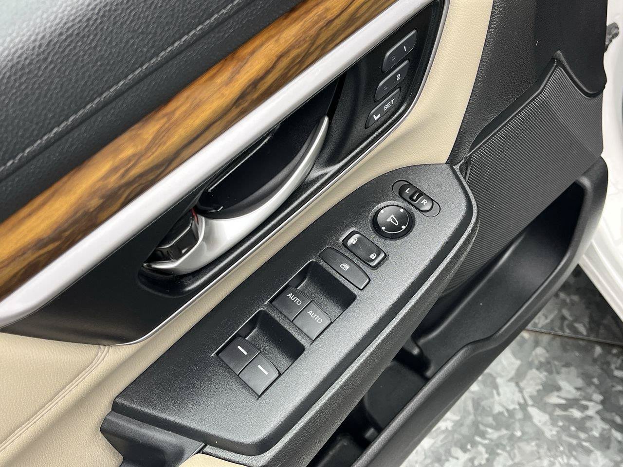 Used 2018 Honda CR-V EX-L image 8