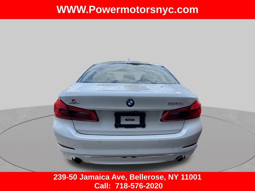 Used 2020 BMW 530e w/ Luxury Package RWD image 2