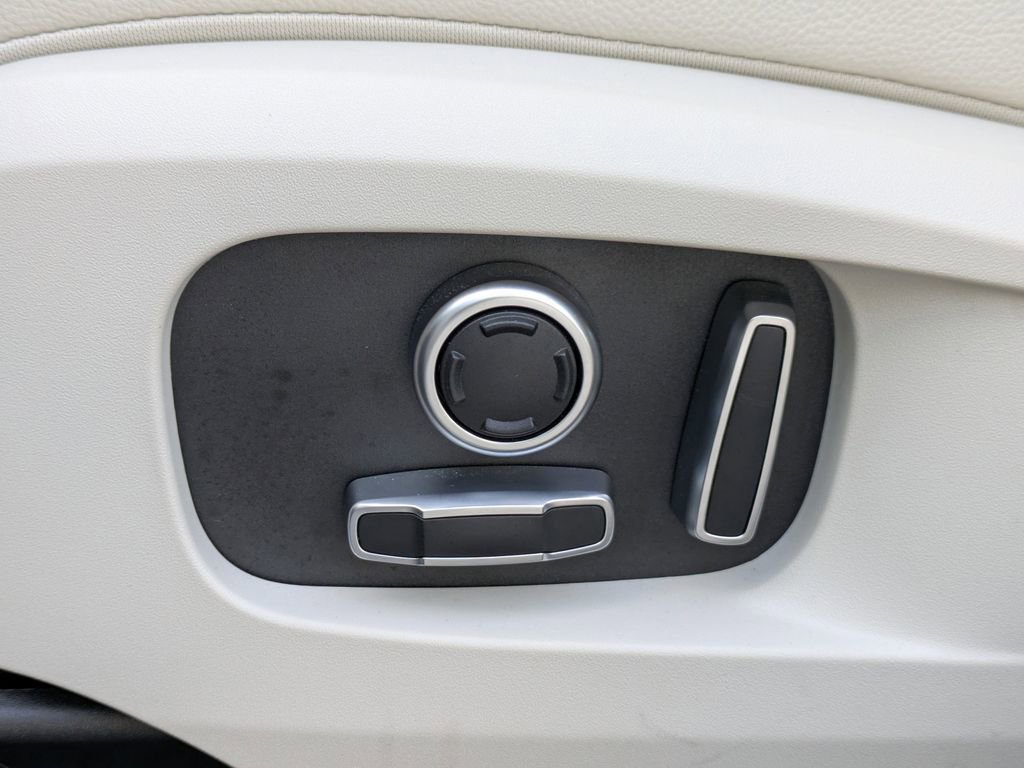 Used 2021 Jaguar F-PACE S image 22