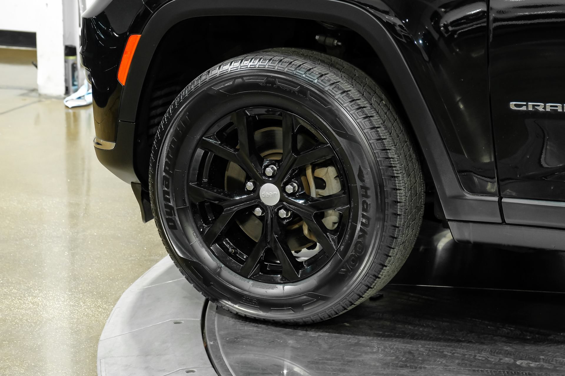 Used 2023 Jeep Grand Cherokee L Limited AWD/4WD image 66