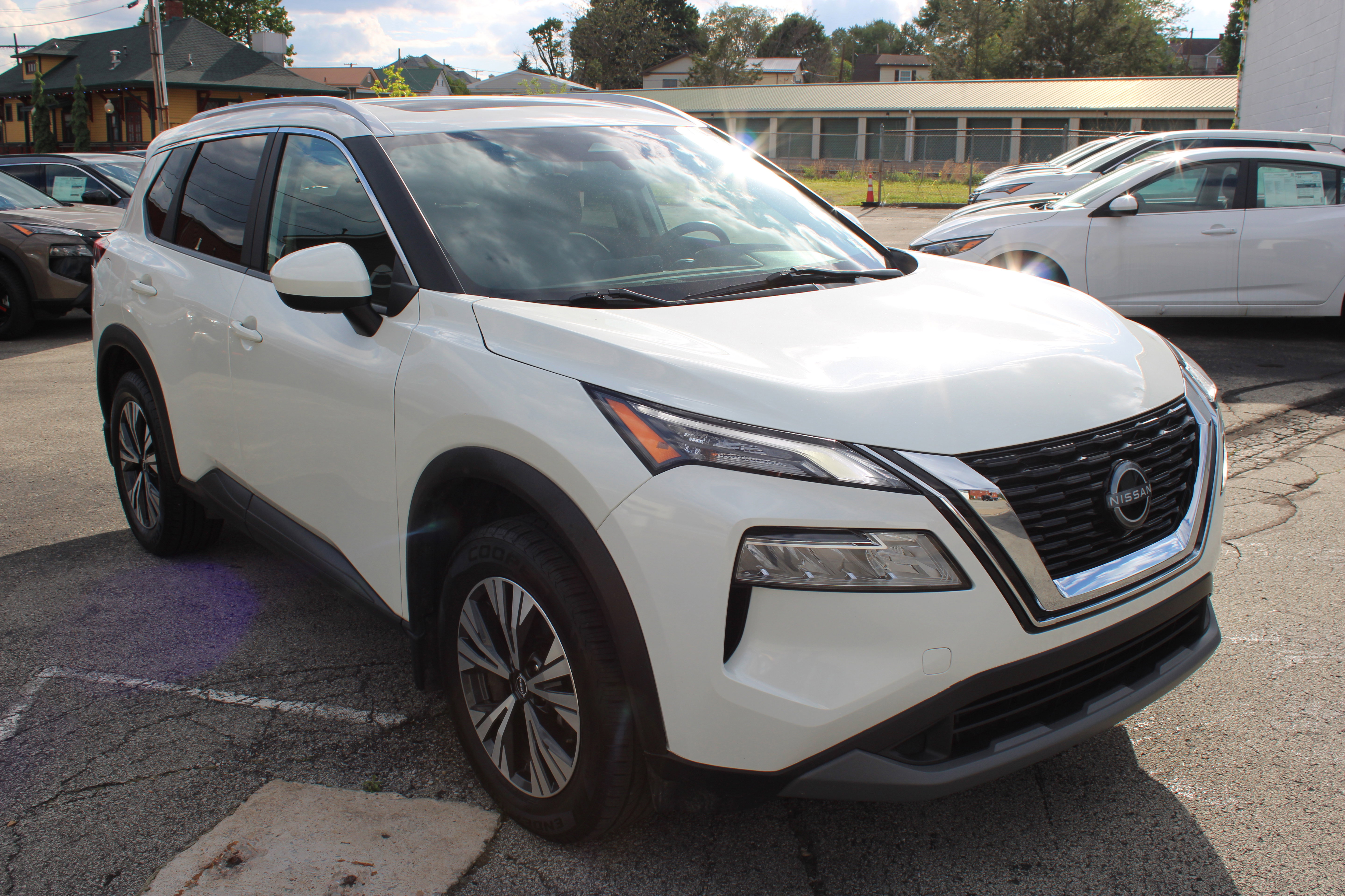 Certified 2023 Nissan Rogue SV w/ SV Premium B Package AWD/4WD image 10