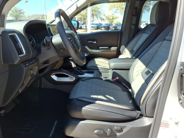 Used 2025 Nissan Frontier SV w/ SV Convenience Package RWD image 19